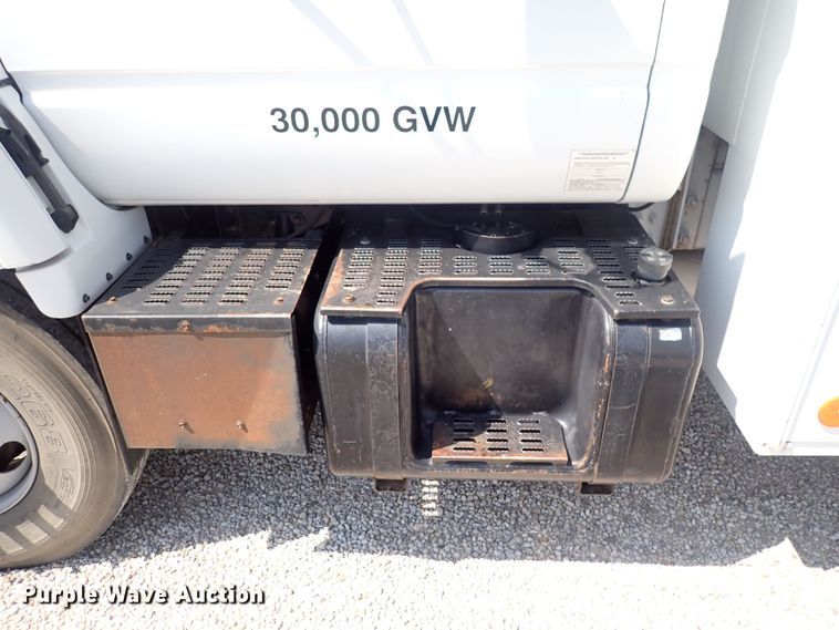 image for item DF5054 1997 Chevrolet C7500  bucket truck