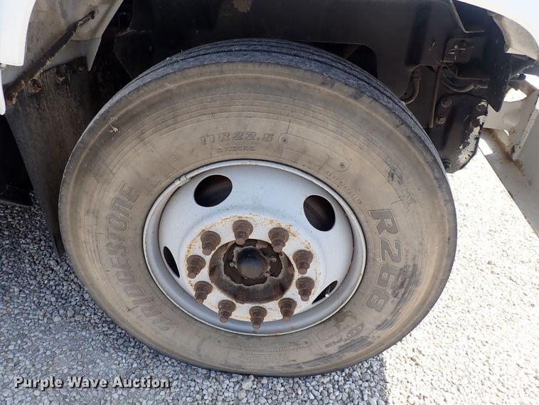 image for item DF5054 1997 Chevrolet C7500  bucket truck