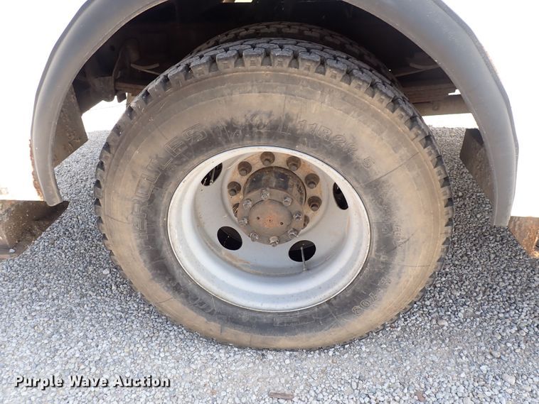 image for item DF5054 1997 Chevrolet C7500  bucket truck