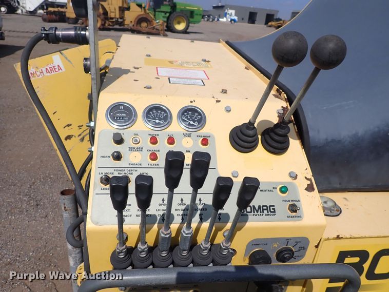 image for item DG2672 Bomag BF815  paver