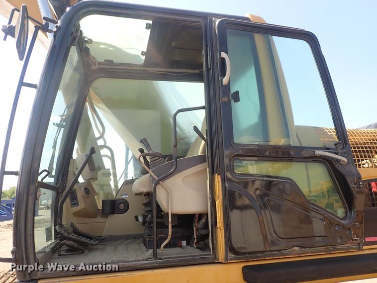 image for item DG2675 2003 Caterpillar 330C L  excavator