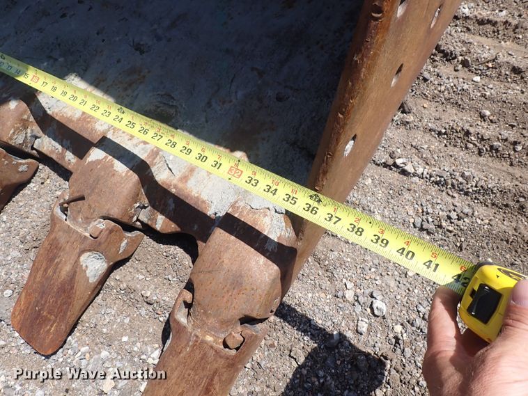 image for item DG2675 2003 Caterpillar 330C L  excavator