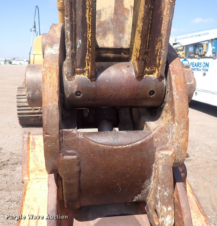 image for item DG2675 2003 Caterpillar 330C L  excavator
