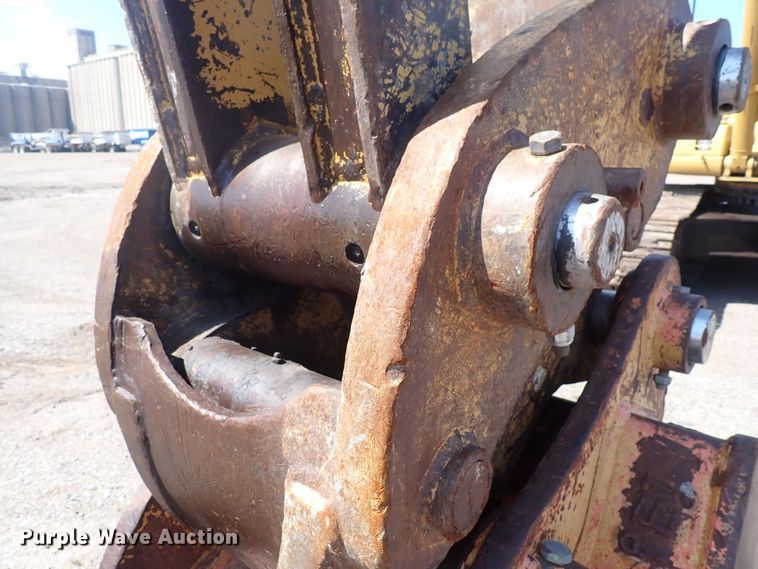 image for item DG2675 2003 Caterpillar 330C L  excavator