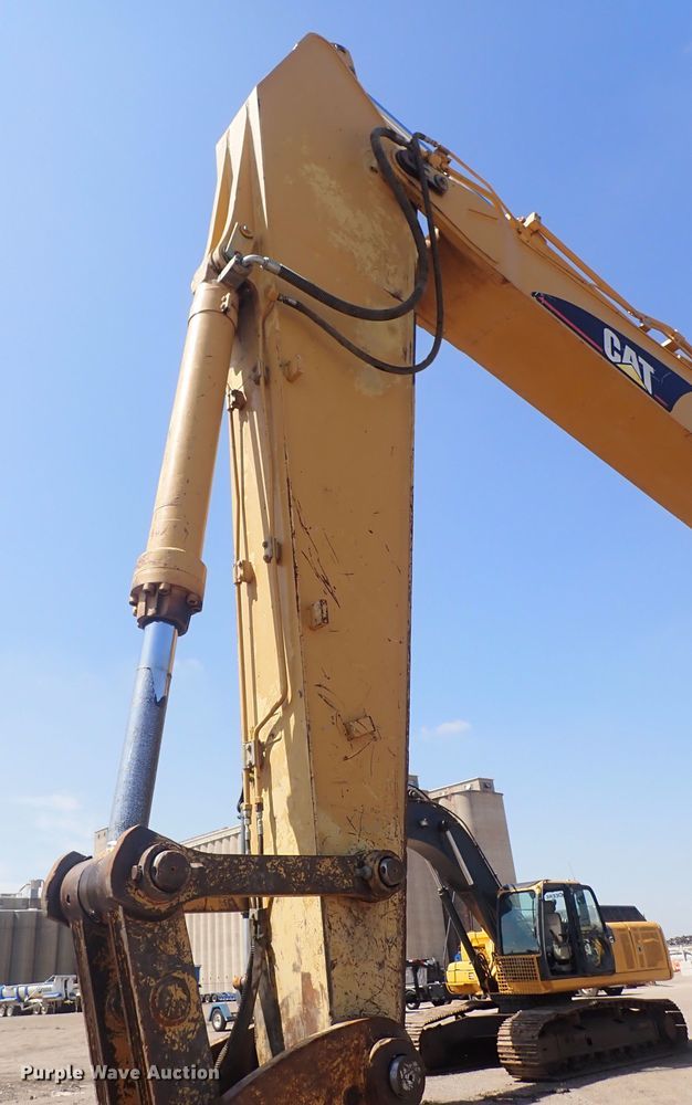 image for item DG2675 2003 Caterpillar 330C L  excavator