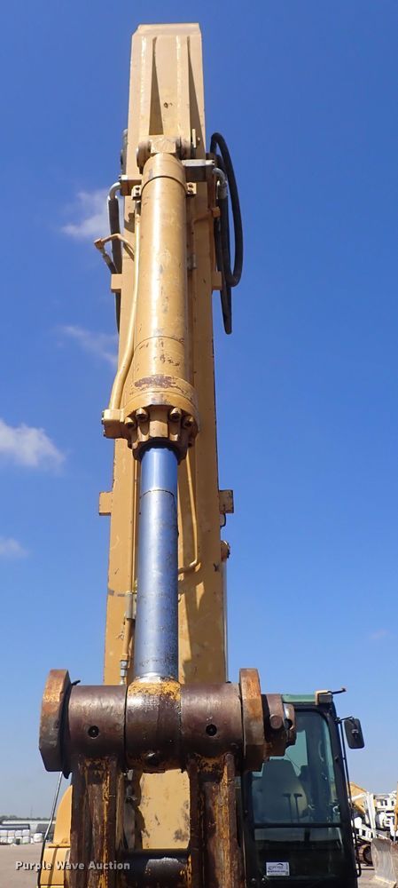 image for item DG2675 2003 Caterpillar 330C L  excavator