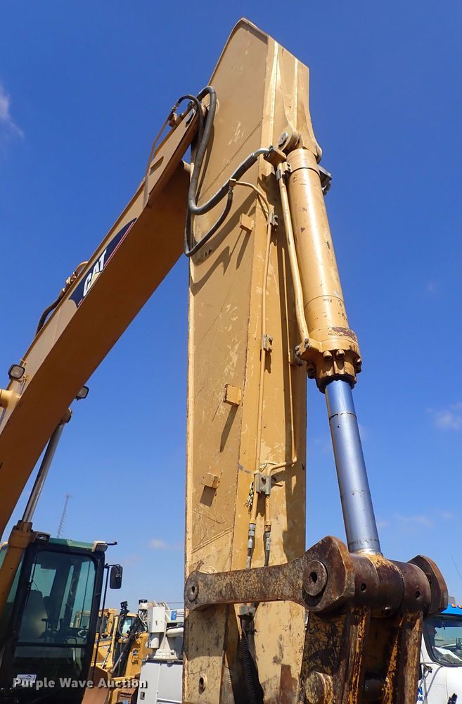 image for item DG2675 2003 Caterpillar 330C L  excavator