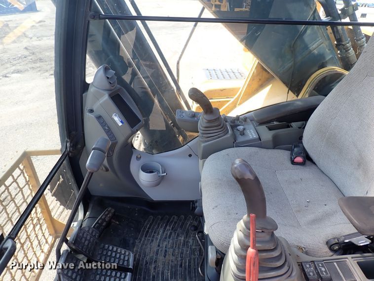 image for item DG2676 2011 John Deere 350G LC  excavator