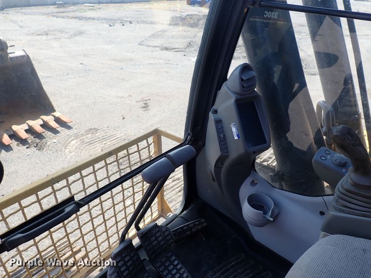 image for item DG2676 2011 John Deere 350G LC  excavator