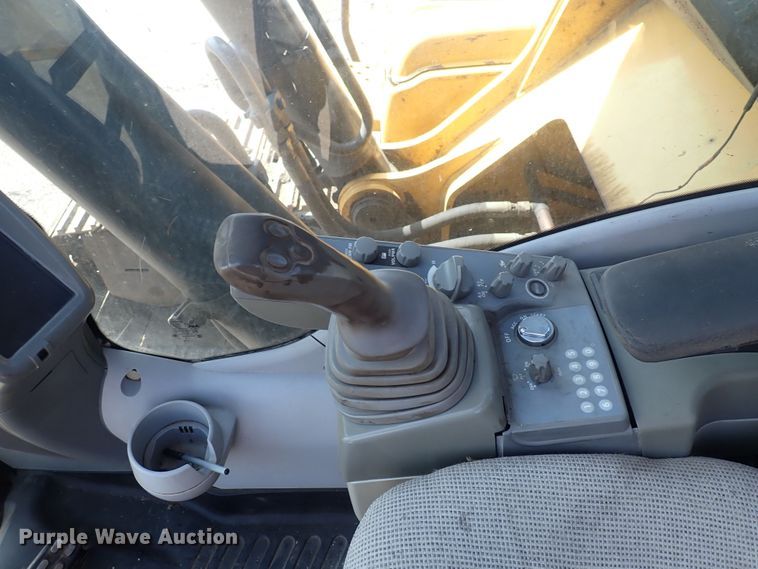 image for item DG2676 2011 John Deere 350G LC  excavator
