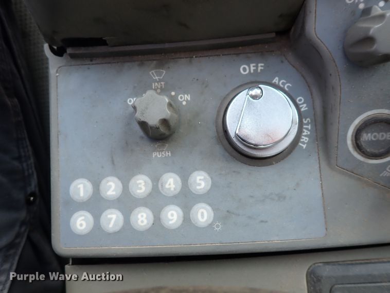 image for item DG2676 2011 John Deere 350G LC  excavator