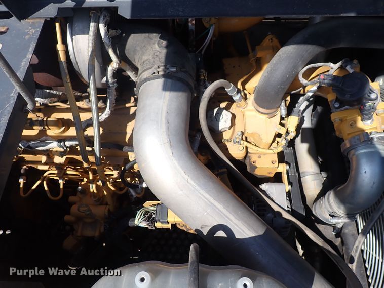 image for item DG2676 2011 John Deere 350G LC  excavator