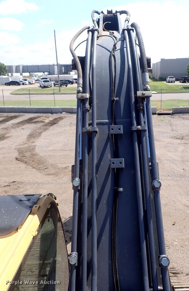 image for item DG2676 2011 John Deere 350G LC  excavator