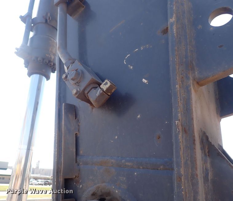 image for item DG2676 2011 John Deere 350G LC  excavator