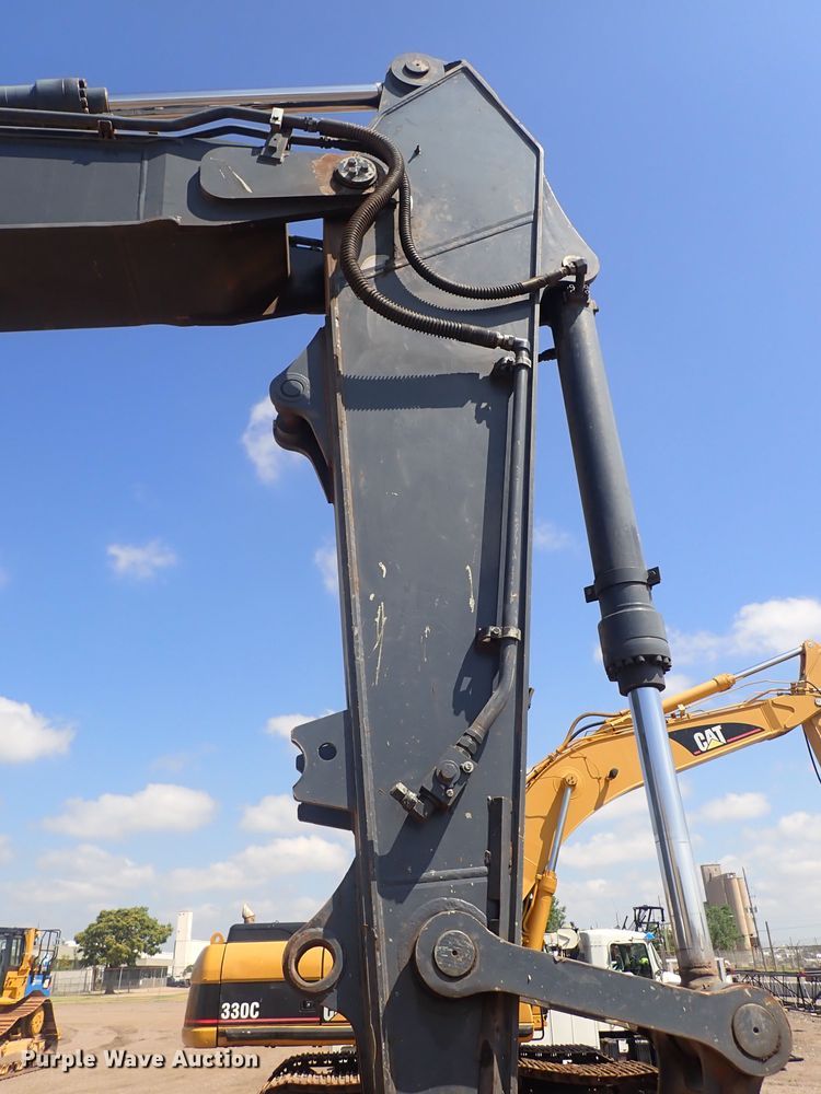 image for item DG2676 2011 John Deere 350G LC  excavator