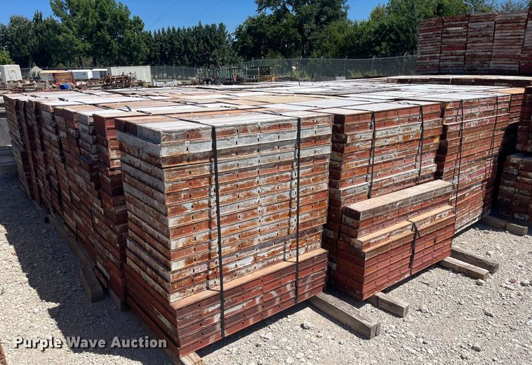 image for item DG2693 Approximately 3,475 Symons concrete forms