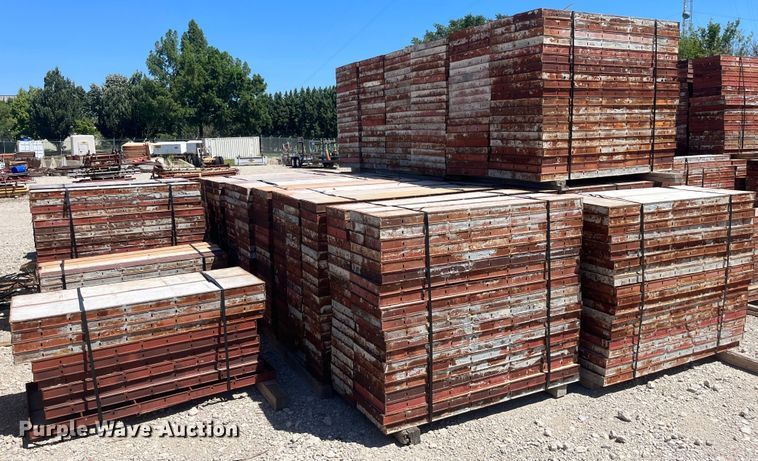 image for item DG2693 Approximately 3,475 Symons concrete forms