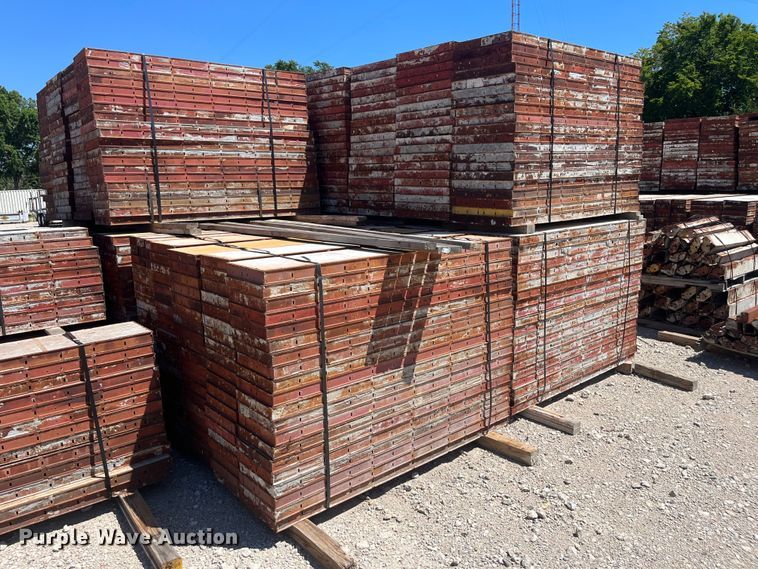 image for item DG2693 Approximately 3,475 Symons concrete forms