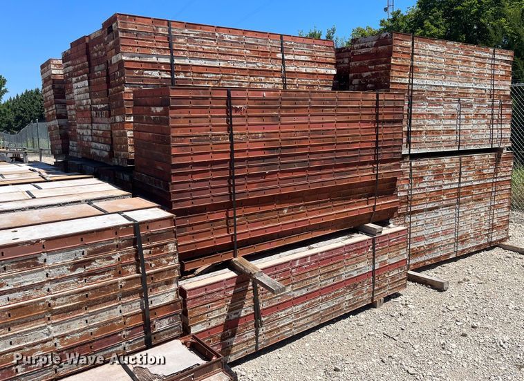 image for item DG2693 Approximately 3,475 Symons concrete forms