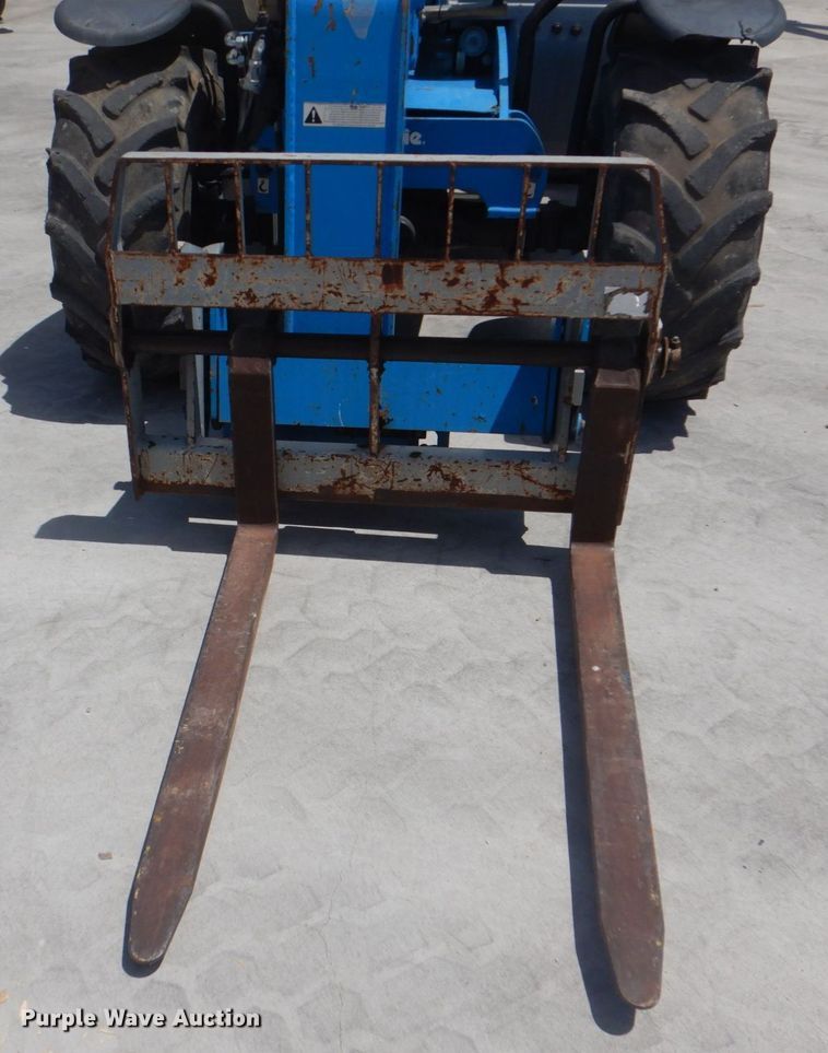 image for item DH7502 2008 Genie GTH-3007  telehandler