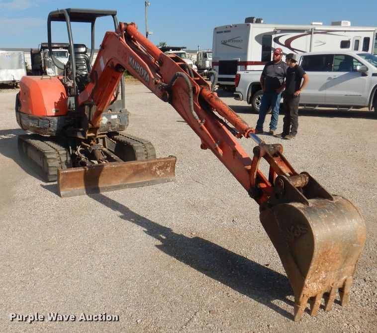 image for item DJ3845 2011 Kubota KX121-3ST  mini excavator