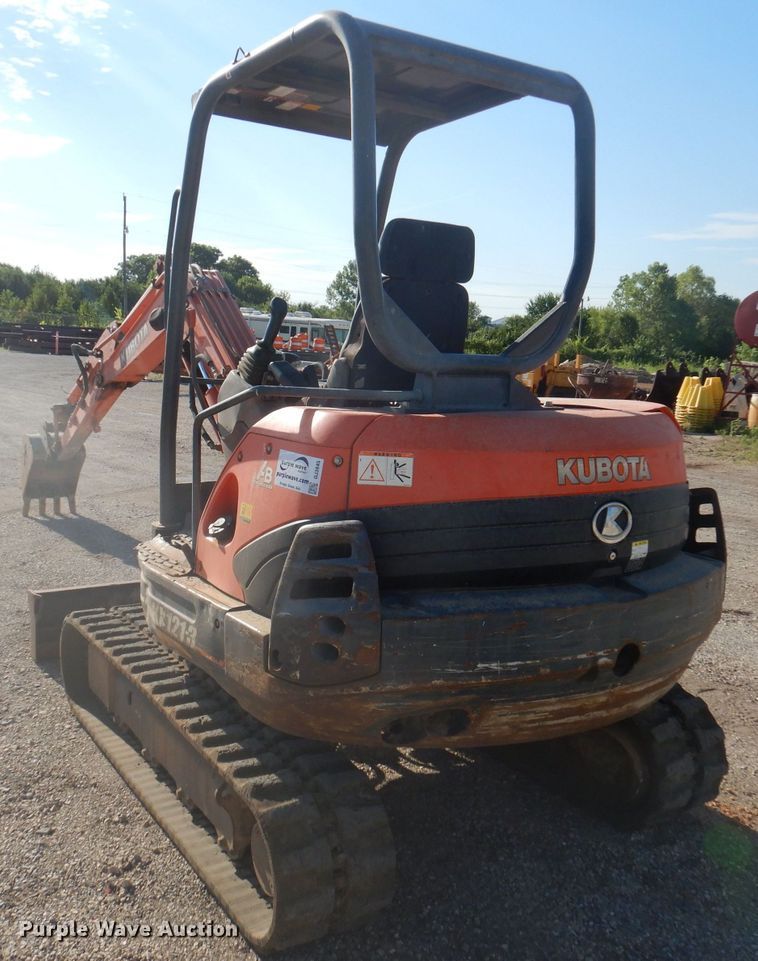 image for item DJ3845 2011 Kubota KX121-3ST  mini excavator