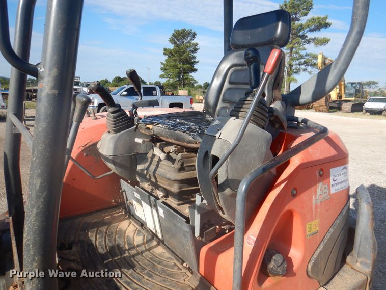 image for item DJ3845 2011 Kubota KX121-3ST  mini excavator