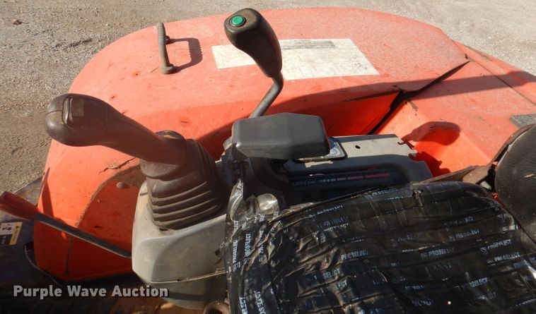 image for item DJ3845 2011 Kubota KX121-3ST  mini excavator
