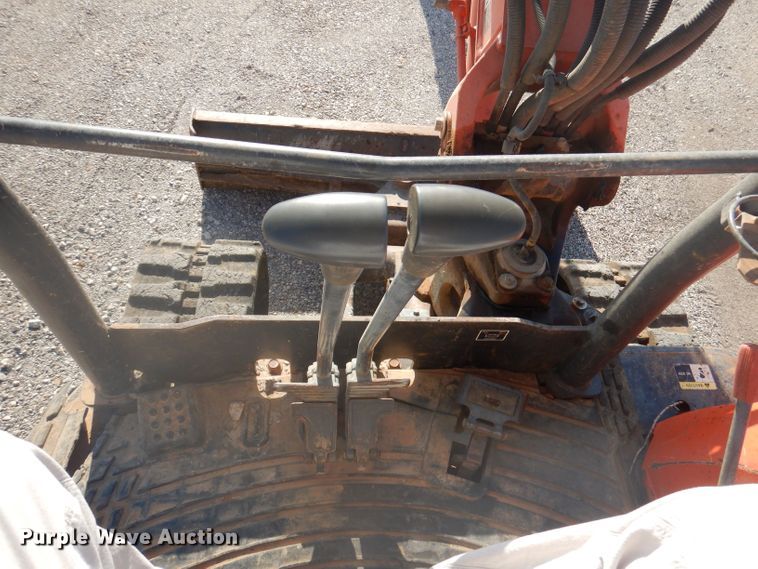 image for item DJ3845 2011 Kubota KX121-3ST  mini excavator