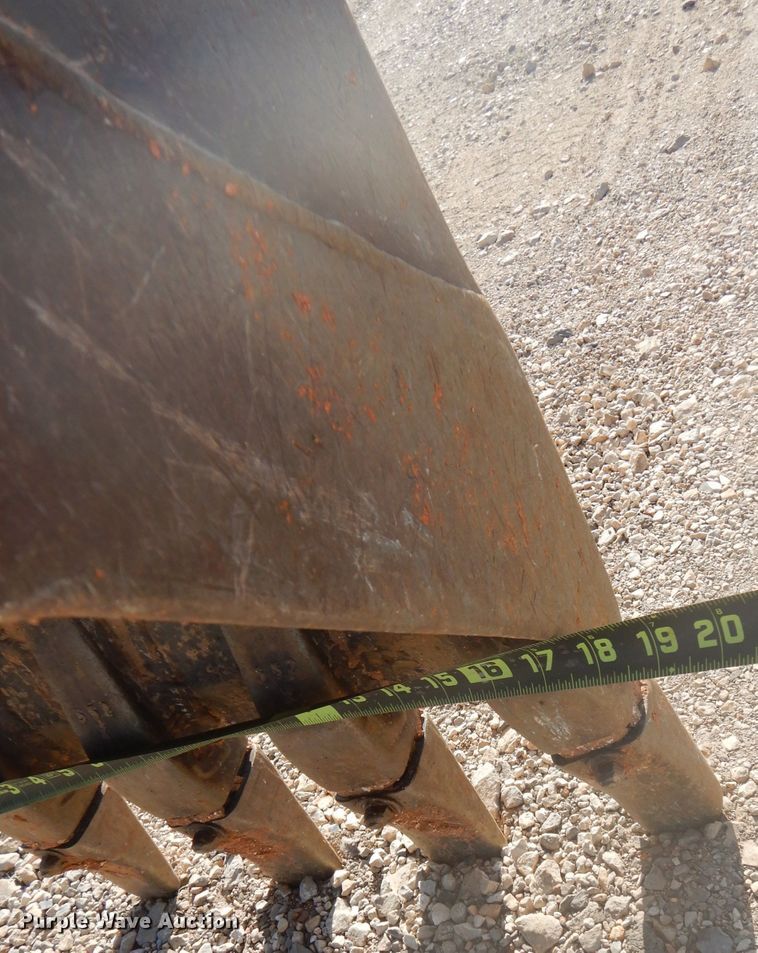 image for item DJ3845 2011 Kubota KX121-3ST  mini excavator