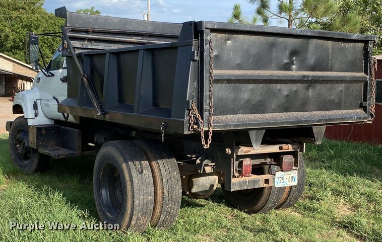 image for item DK6371 1999 Chevrolet C7500  dump truck