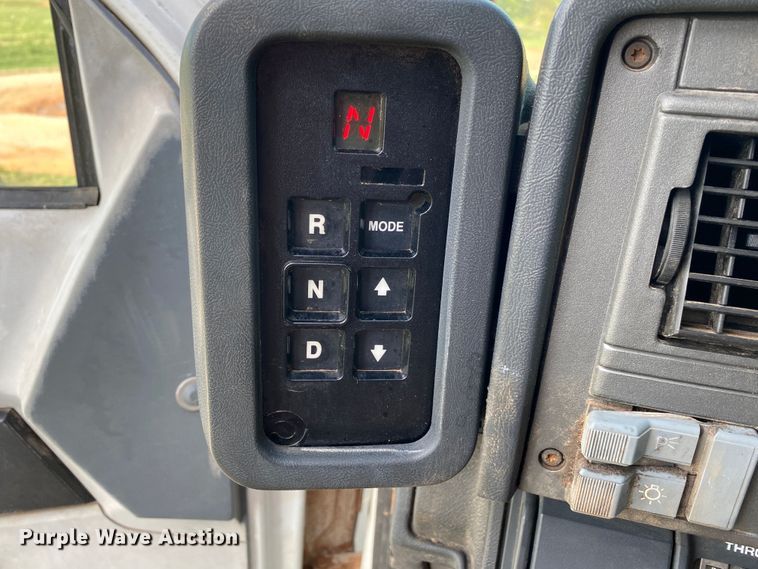 image for item DK6371 1999 Chevrolet C7500  dump truck