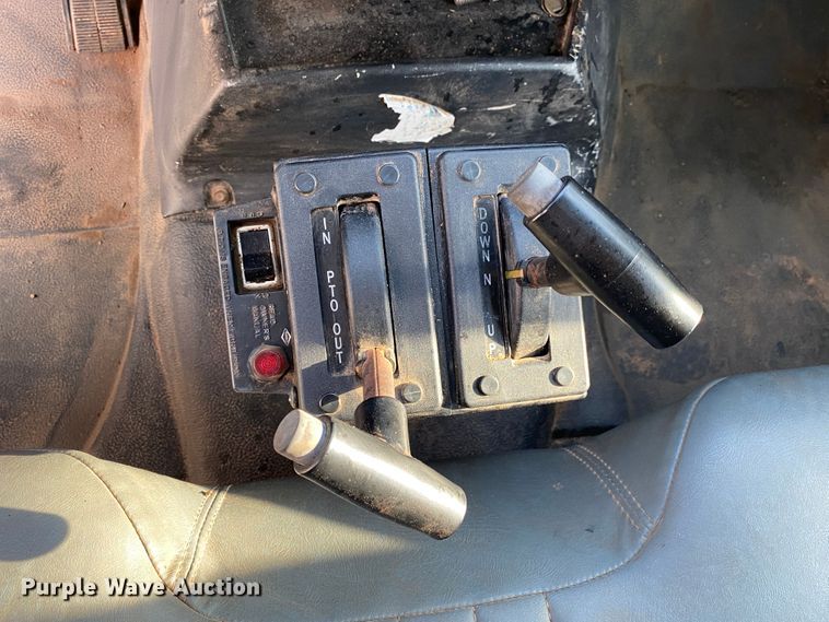 image for item DK6371 1999 Chevrolet C7500  dump truck