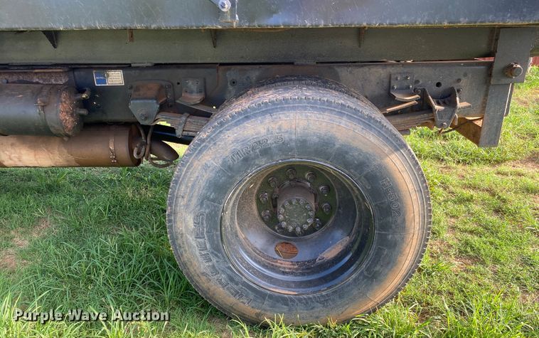 image for item DK6371 1999 Chevrolet C7500  dump truck