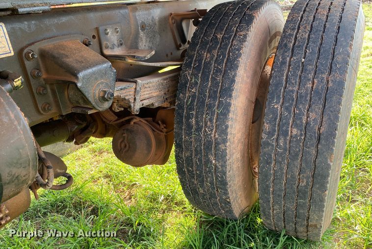 image for item DK6371 1999 Chevrolet C7500  dump truck