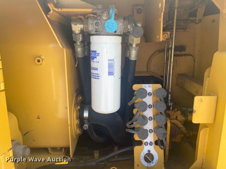 image for item DK6372 2003 Caterpillar D4G LGP  dozer