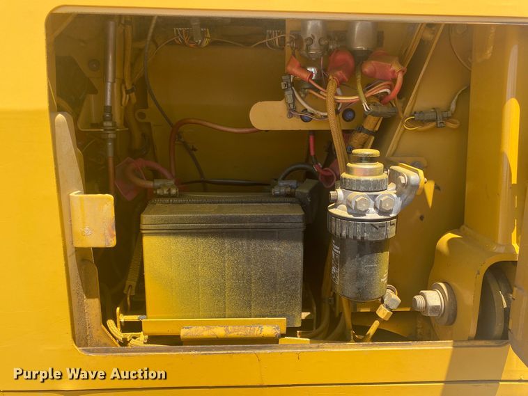 image for item DK6372 2003 Caterpillar D4G LGP  dozer