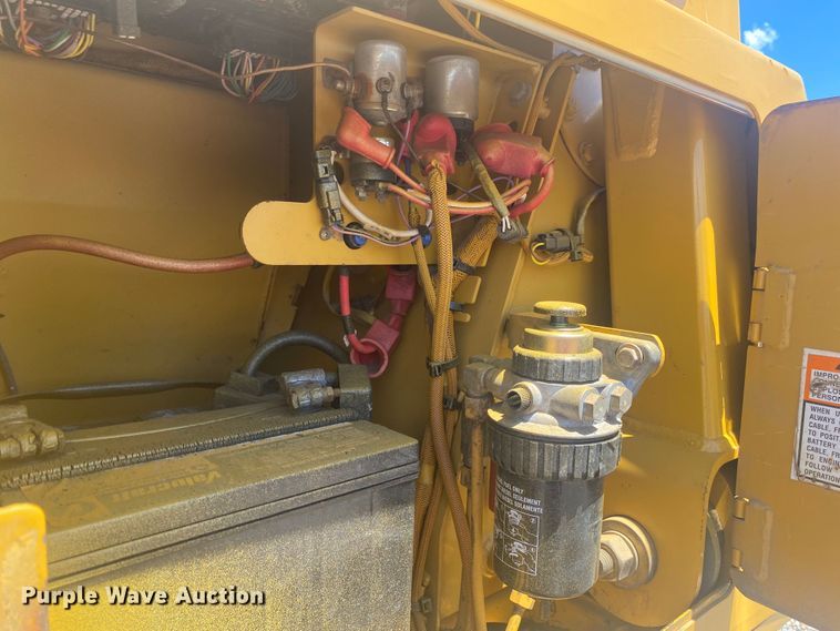 image for item DK6372 2003 Caterpillar D4G LGP  dozer