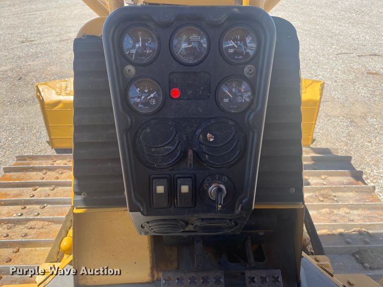 image for item DK6372 2003 Caterpillar D4G LGP  dozer