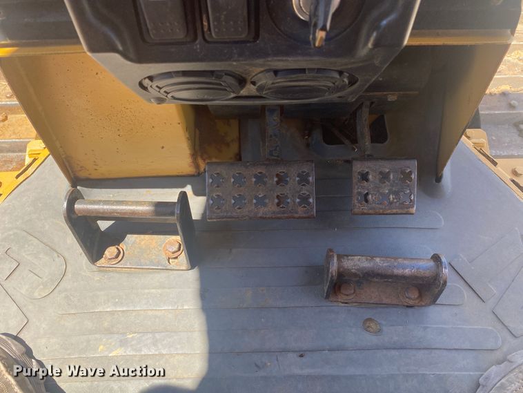 image for item DK6372 2003 Caterpillar D4G LGP  dozer