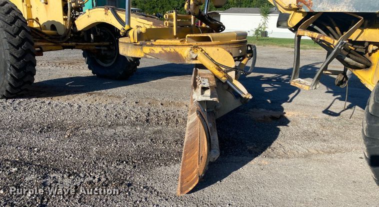 image for item DK6373 1998 Komatsu GD650AW-2CY  motor grader