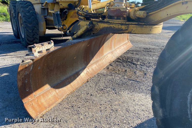 image for item DK6373 1998 Komatsu GD650AW-2CY  motor grader