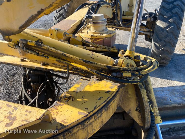 image for item DK6373 1998 Komatsu GD650AW-2CY  motor grader