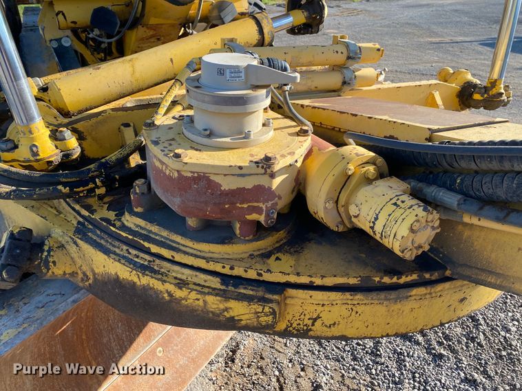 image for item DK6373 1998 Komatsu GD650AW-2CY  motor grader