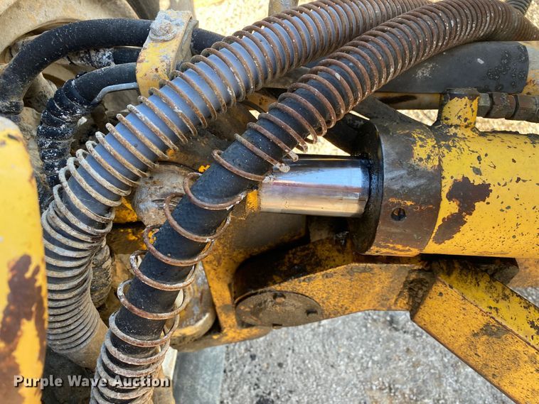 image for item DK6373 1998 Komatsu GD650AW-2CY  motor grader