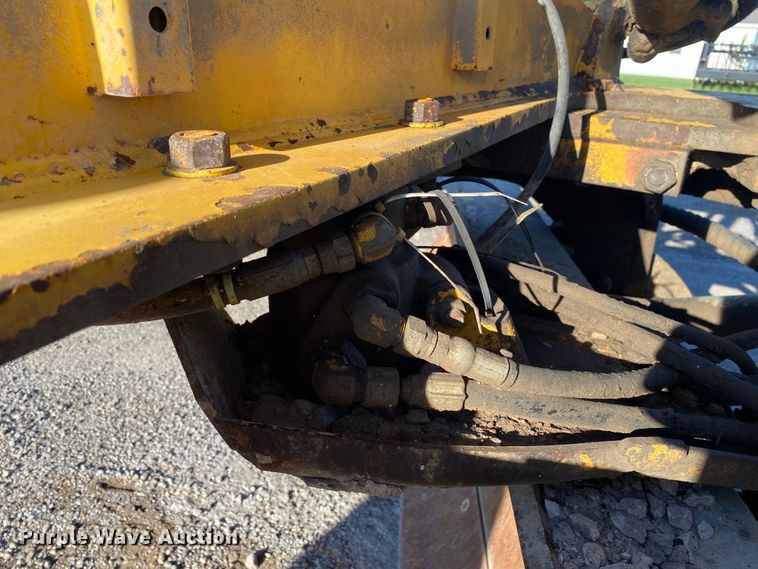 image for item DK6373 1998 Komatsu GD650AW-2CY  motor grader