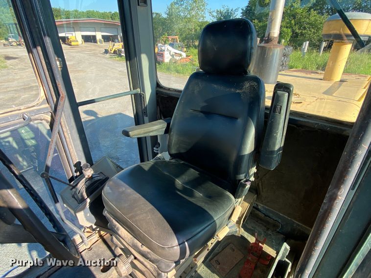 image for item DK6373 1998 Komatsu GD650AW-2CY  motor grader