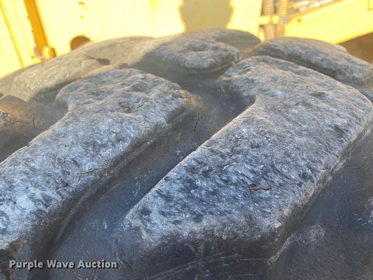 image for item DK6373 1998 Komatsu GD650AW-2CY  motor grader