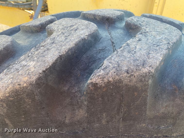 image for item DK6373 1998 Komatsu GD650AW-2CY  motor grader