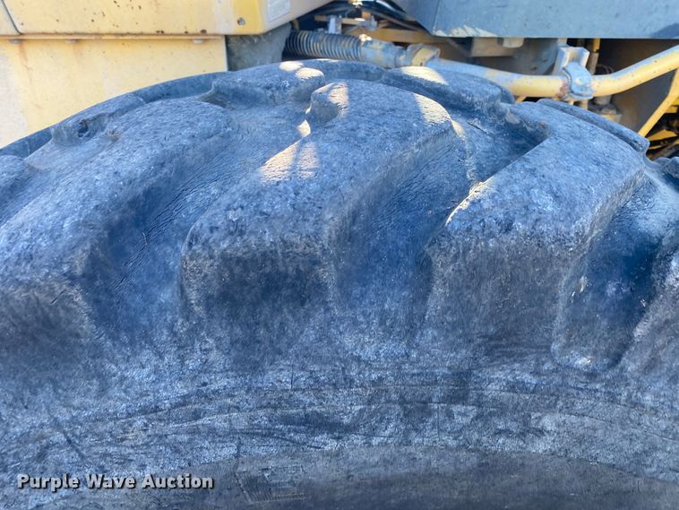 image for item DK6373 1998 Komatsu GD650AW-2CY  motor grader